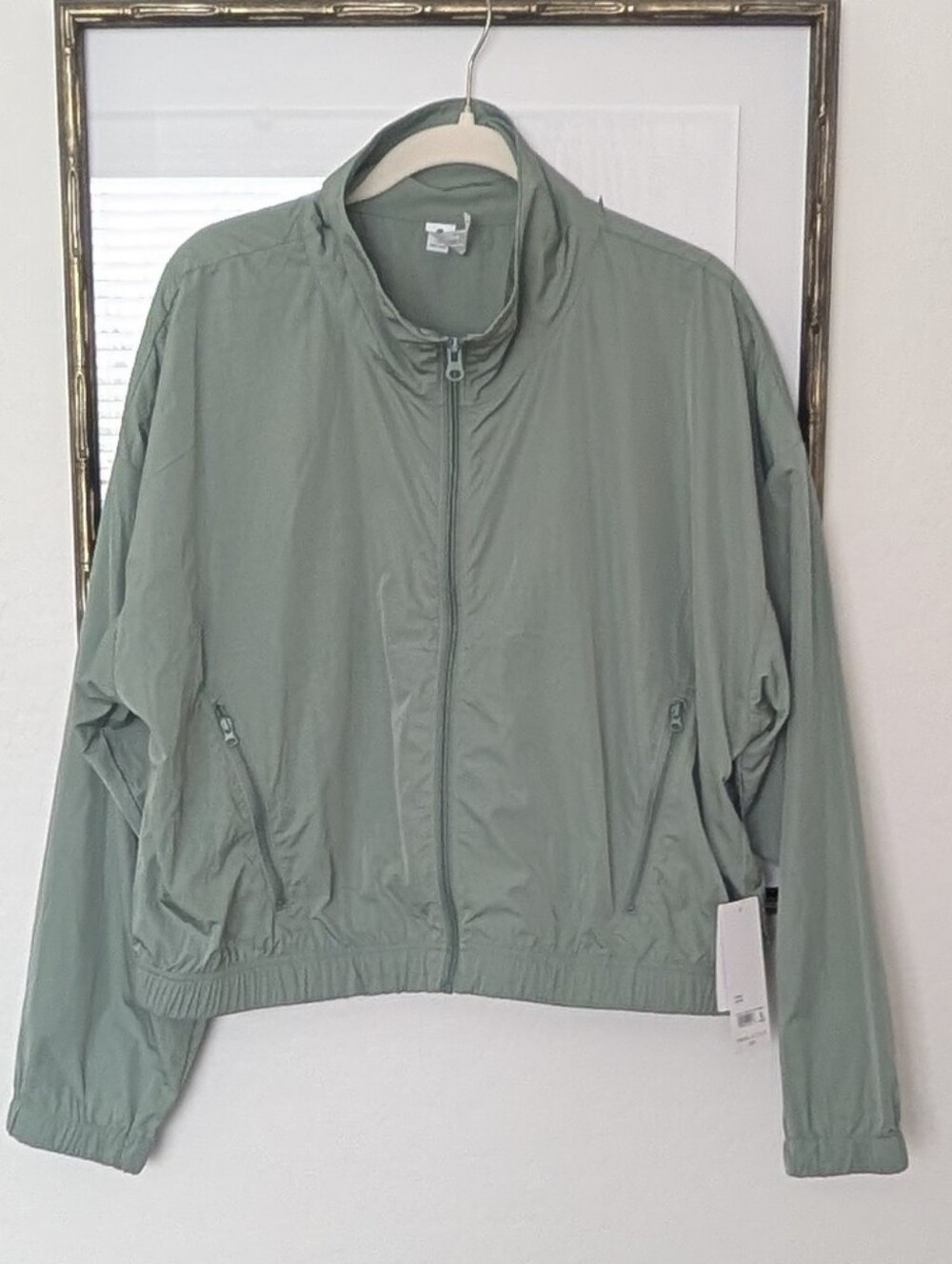 Yogalicious Light Sage Radiant Zip Cropped Jacket SZ L NWTs